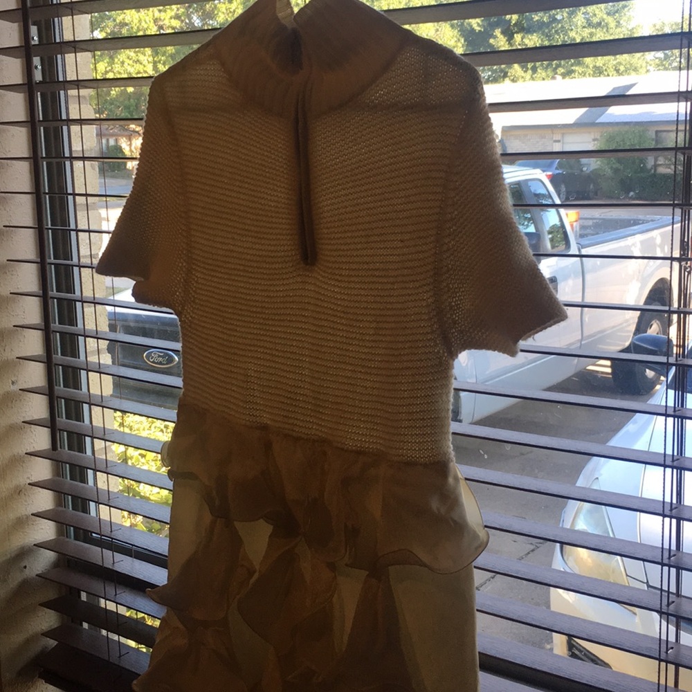 Too small. - Picture 3 of 7